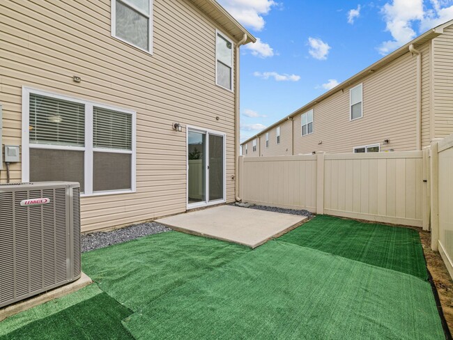 Building Photo - Boyington Place End Unit