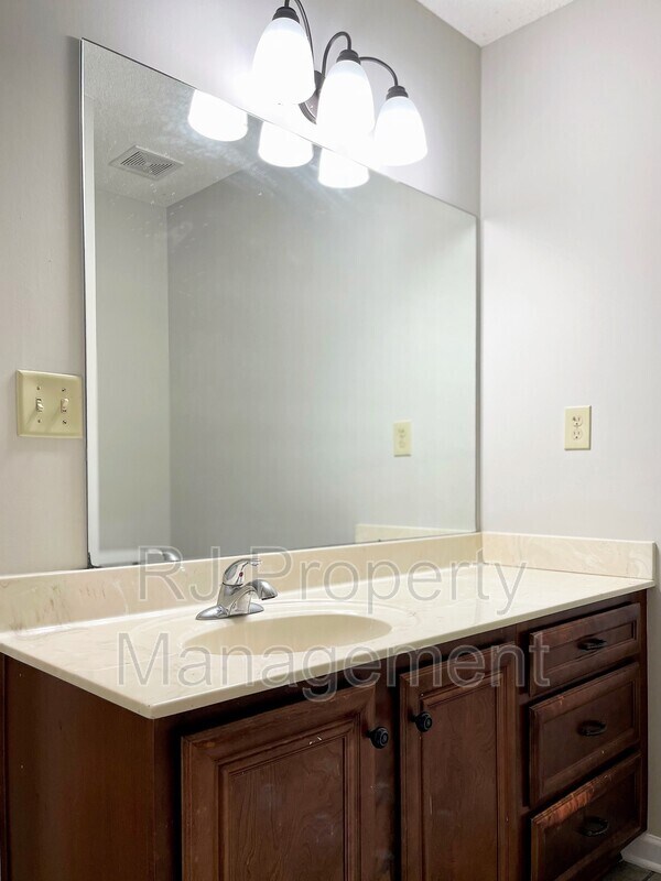 Building Photo - 1079 Harpeth Dr