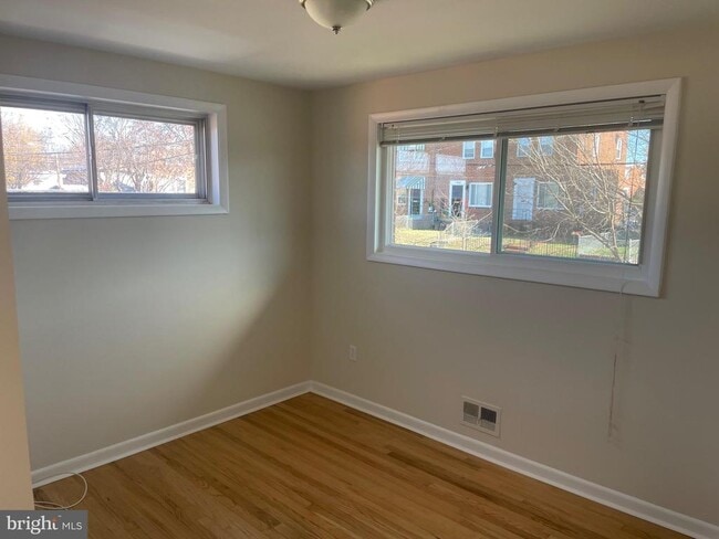 Building Photo - 1405 42nd St SE