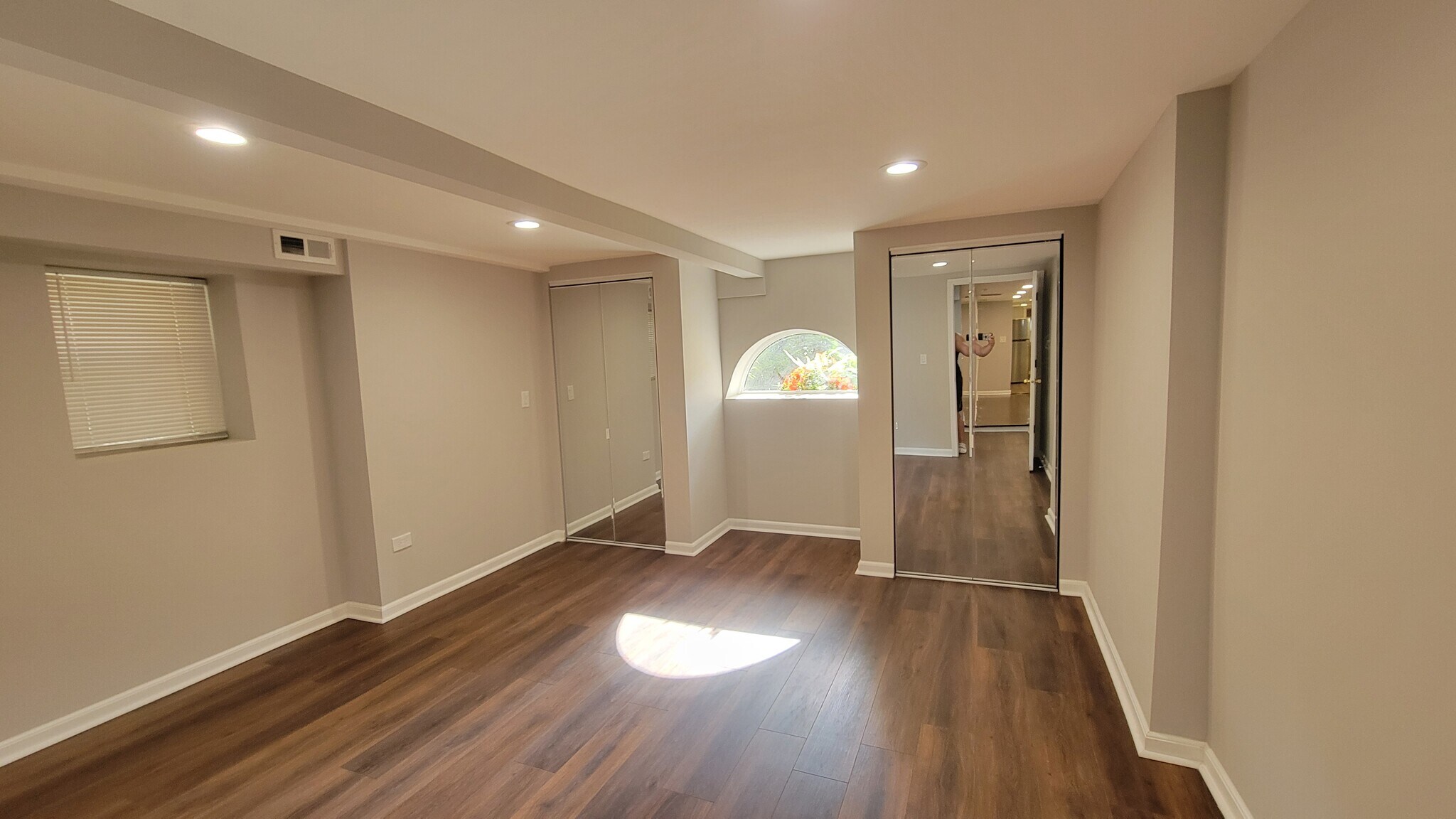 Building Photo - 5749 N Talman Ave