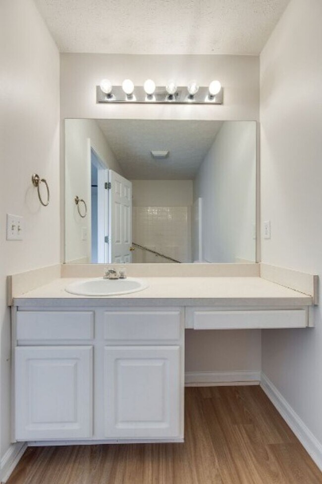 Building Photo - 318 Shadow Glen Drive, Nashville, TN 37211