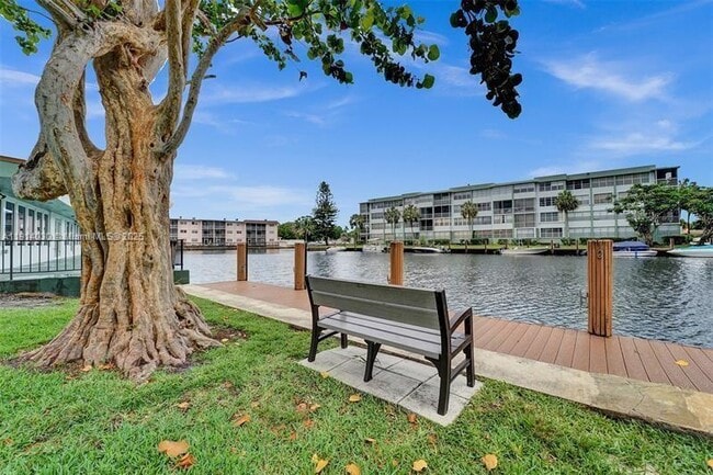 Building Photo - 2771 Taft St