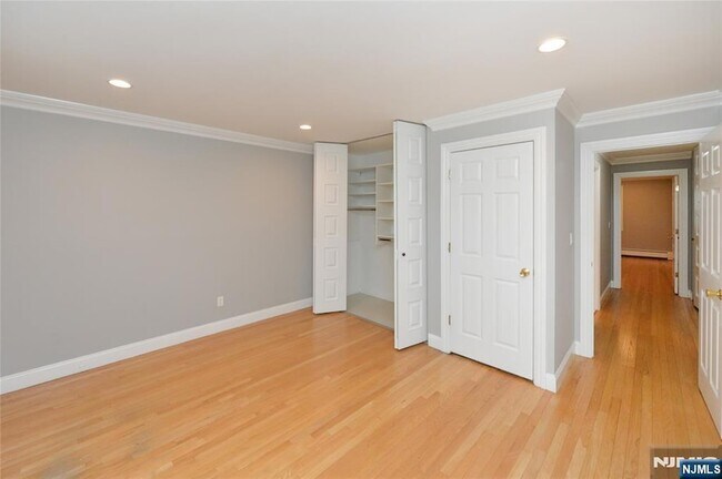 Building Photo - 21-31 Ridge Road Unit D15