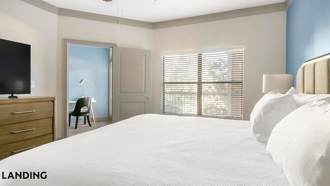 Building Photo - 18021 Kingsland Blvd