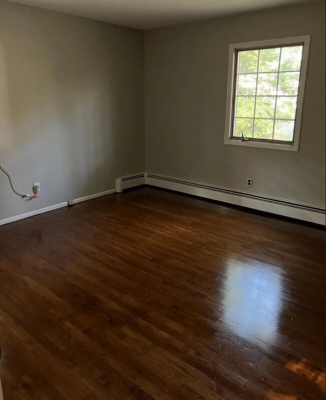 Building Photo - 304 Hewlett Ave