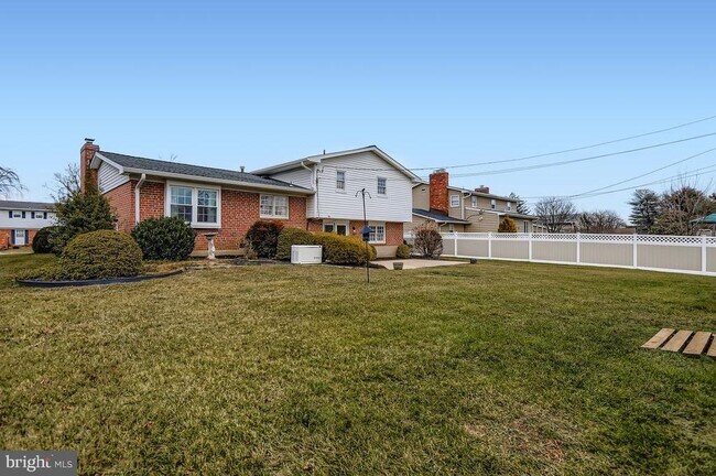 Building Photo - 119 E Padonia Rd