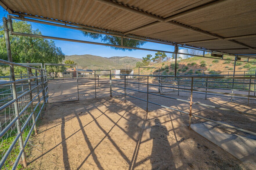 Building Photo - 35315 Glenwall St