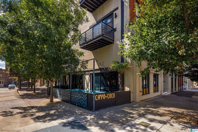 Building Photo - 2015 1st Ave N