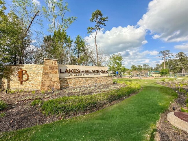Building Photo - 7806 Alset Dr
