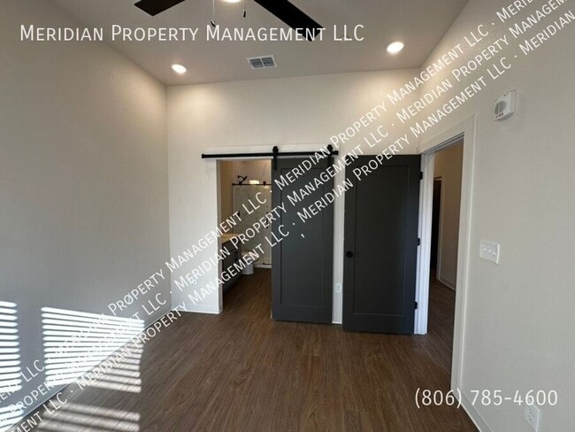 Building Photo - 5912 Erskine St