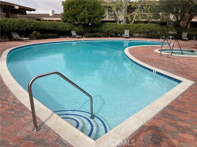 Building Photo - 6542 Ocean Crest Dr