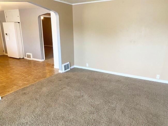 Building Photo - 3-Bedroom 1-Bath Single-Family Home With 1...