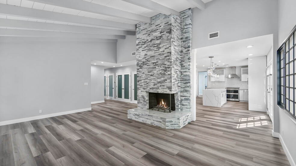 Living Room with Vaulted Ceilings - 5902 Blairstone Dr