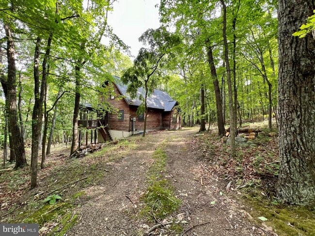 Building Photo - 148 Fieldstone Ln