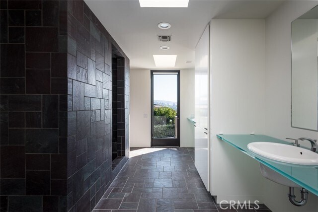 Building Photo - 810 Emerald Bay