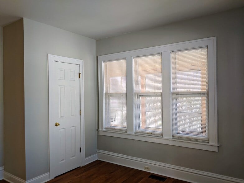 Building Photo - 330 Henry Ave SE