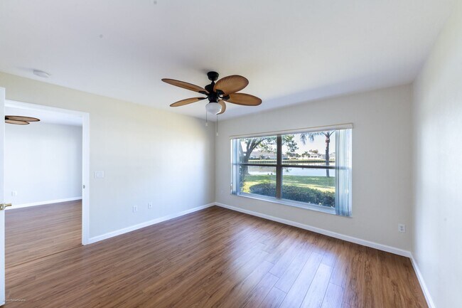 Building Photo - PRICE DROP!! UNFURNISHED ANNUAL RENTAL. CL...