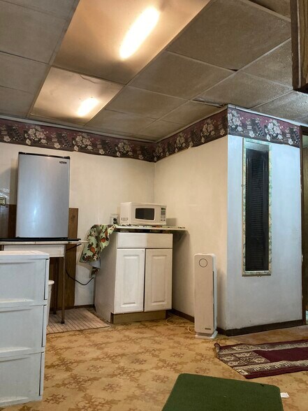 New mini fridge / microwave kitchenette - 764 Lenore Ln