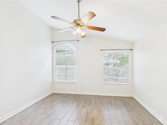 Building Photo - 7400 Crepe Myrtle Dr