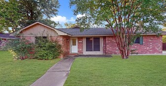 Building Photo - 1100 Dominik Dr