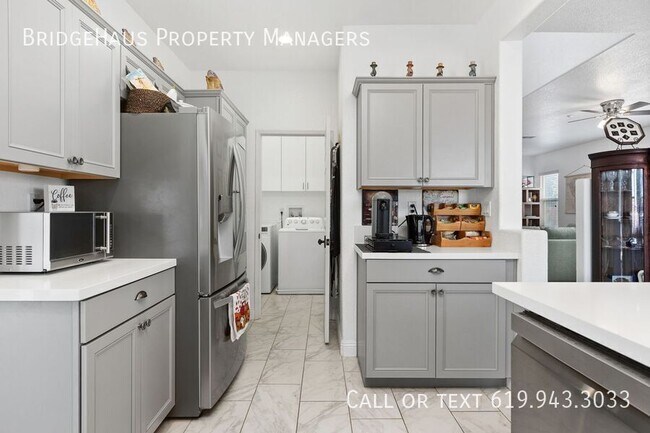 Building Photo - 10252 Oak Spur Way