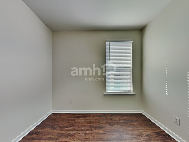 Building Photo - 391 Southwilde Way