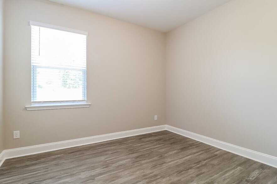 Building Photo - 231 Pilsen Dr