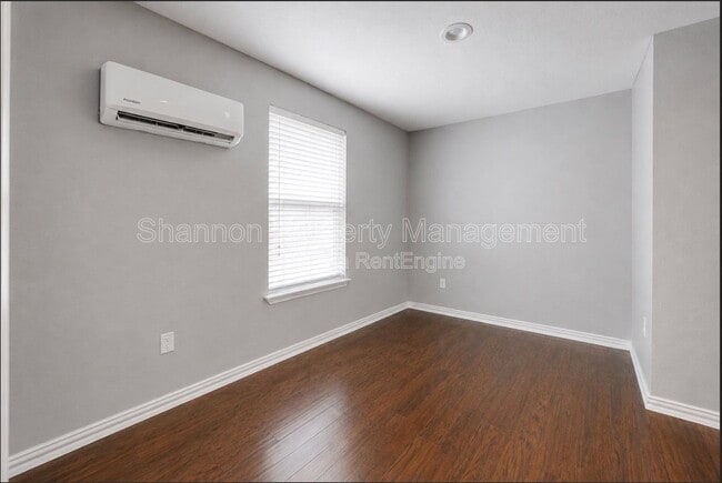 Building Photo - 921 Kern St