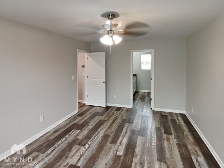 Building Photo - 410 S Gray St