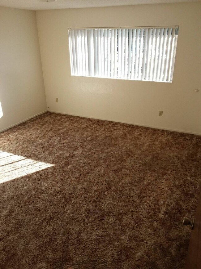 Building Photo - 3215 1175 Ramona, #A C