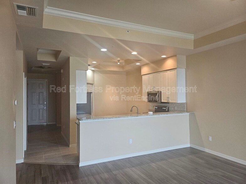 Building Photo - 1789 Four Mile Cove Pkwy