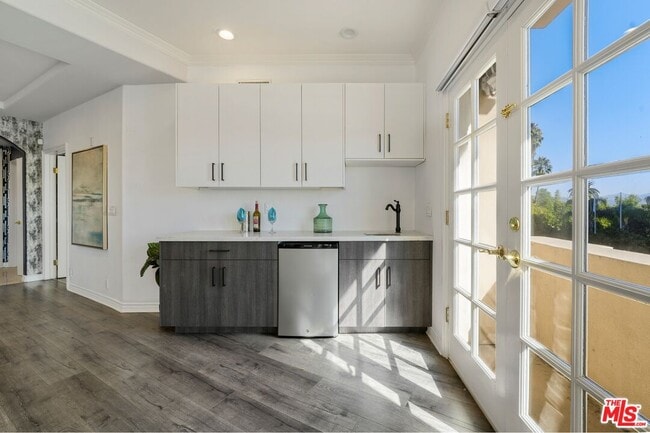 Building Photo - 1278 S Camden Dr