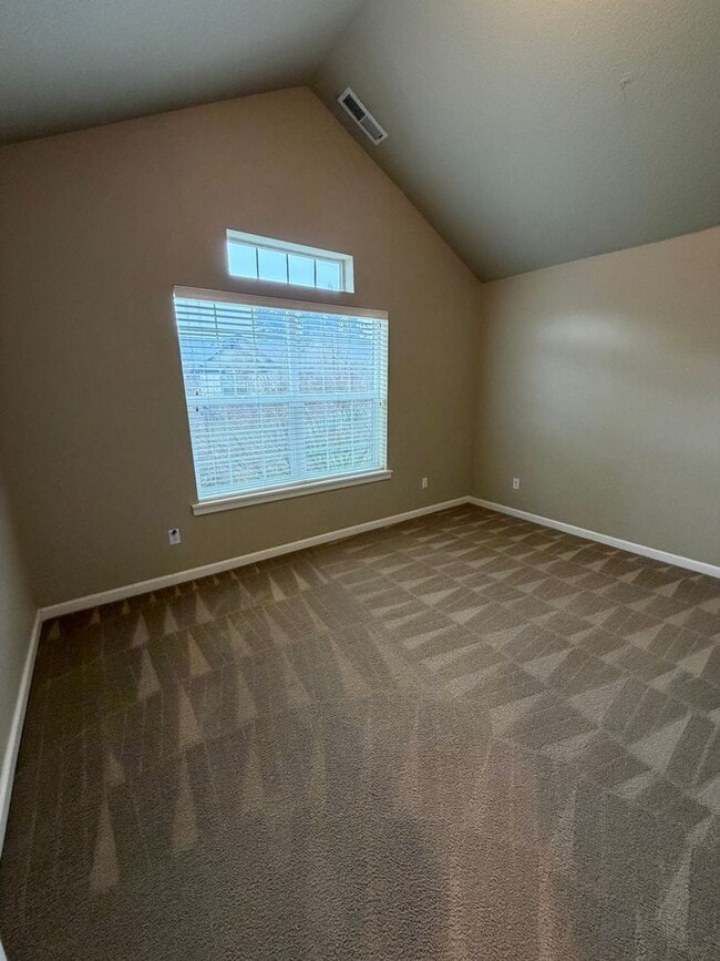 Building Photo - 3-Bed/2.5 Bath + Office & Bonus Room on Quiet Dead-End Street