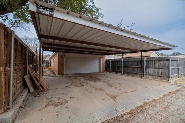 Building Photo - 2821 Metz Dr