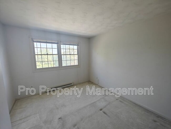 Building Photo - 18 Broadview Terrace