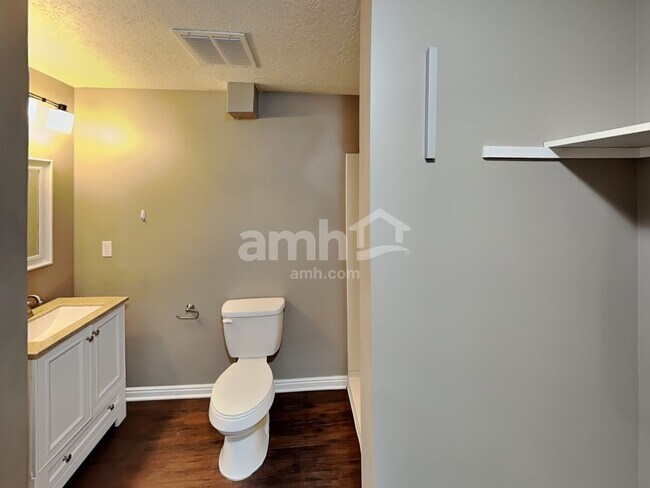 Building Photo - 447 S 1250 E