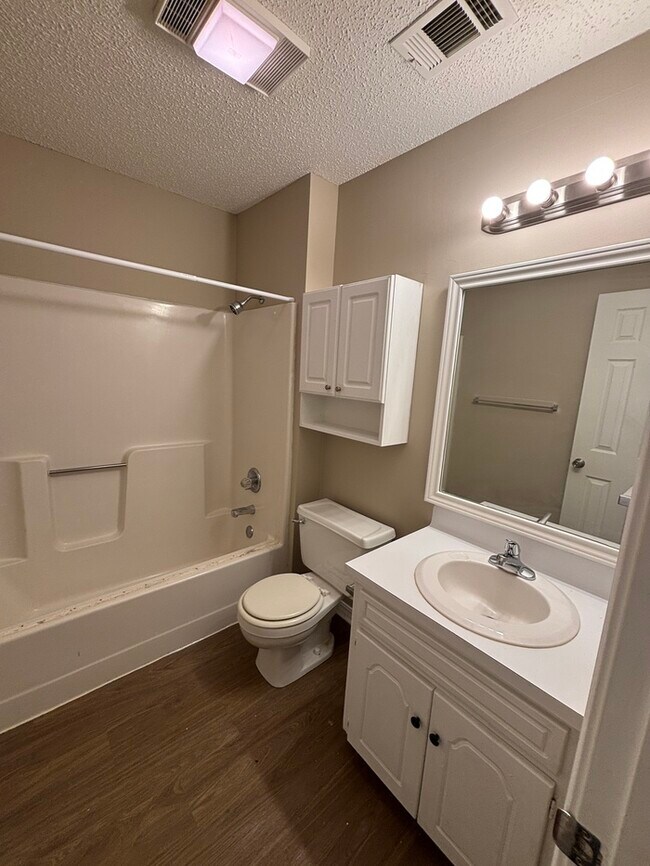 Building Photo - 12 Tripp St