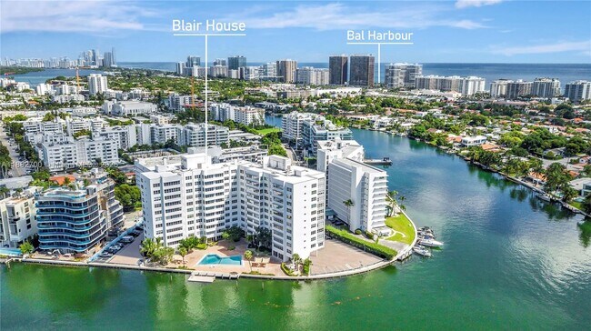 Building Photo - 9100 W Bay Harbor Dr