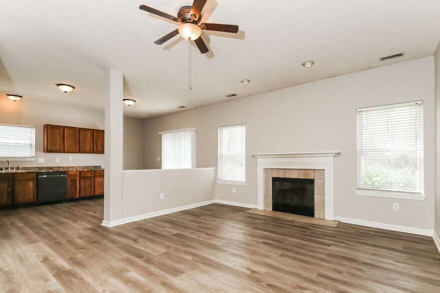 Building Photo - 5810 Long Lake Ln.