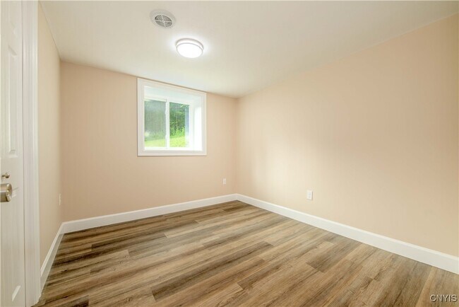 Building Photo - 141 Engles Rd