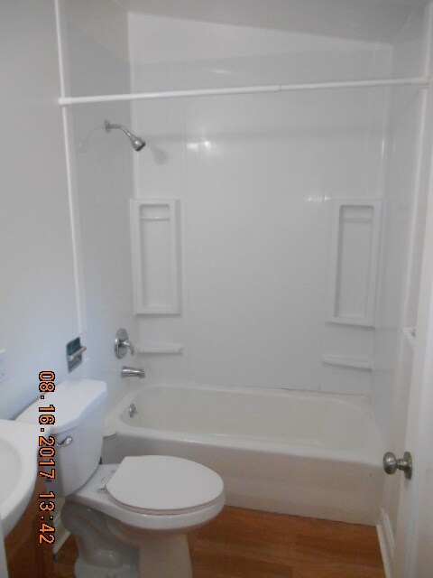 Building Photo - 150 Scott St