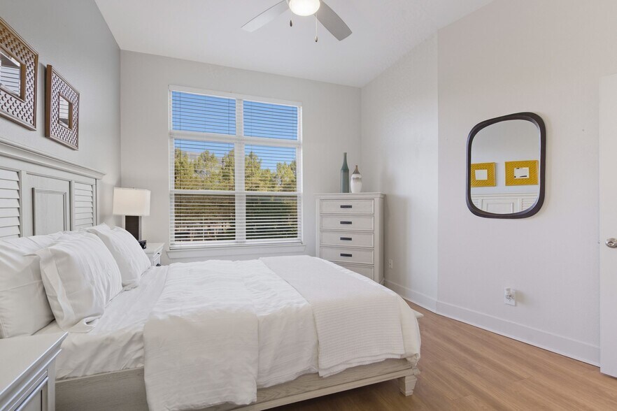 Building Photo - Ambrose