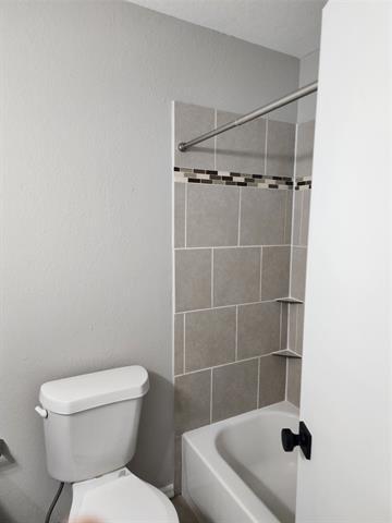 Building Photo - 900 W Mulberry St