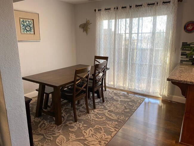 Building Photo - Comfort with 3BR, 2.5BA Home with 1,444 Sq Ft in Vallejo