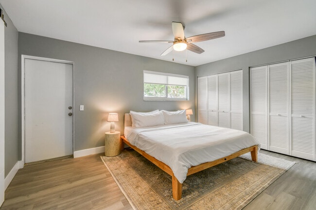 Building Photo - 400 Tequesta Dr