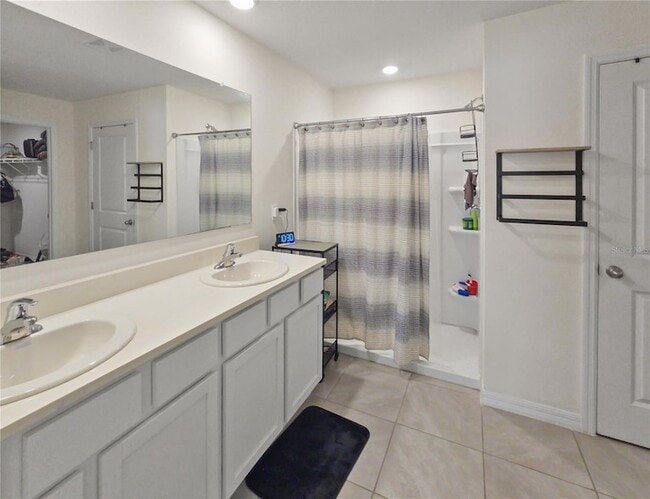 Building Photo - 304 SE 66th Ct