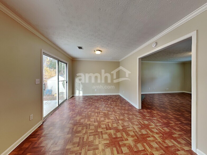 Building Photo - 3002 Sentinel Cir