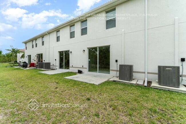 Building Photo - 7169 Greenwood Park Cir