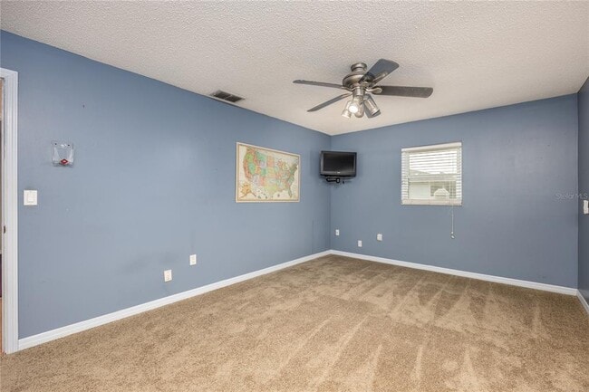 Building Photo - 22481 Southshore Dr