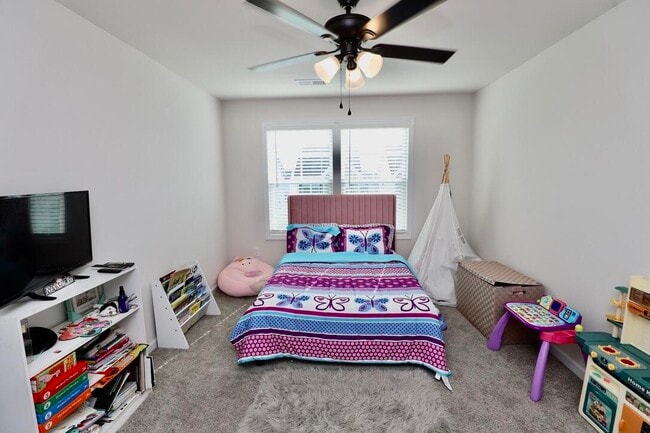 Building Photo - 1049 Crescent Moon Lp